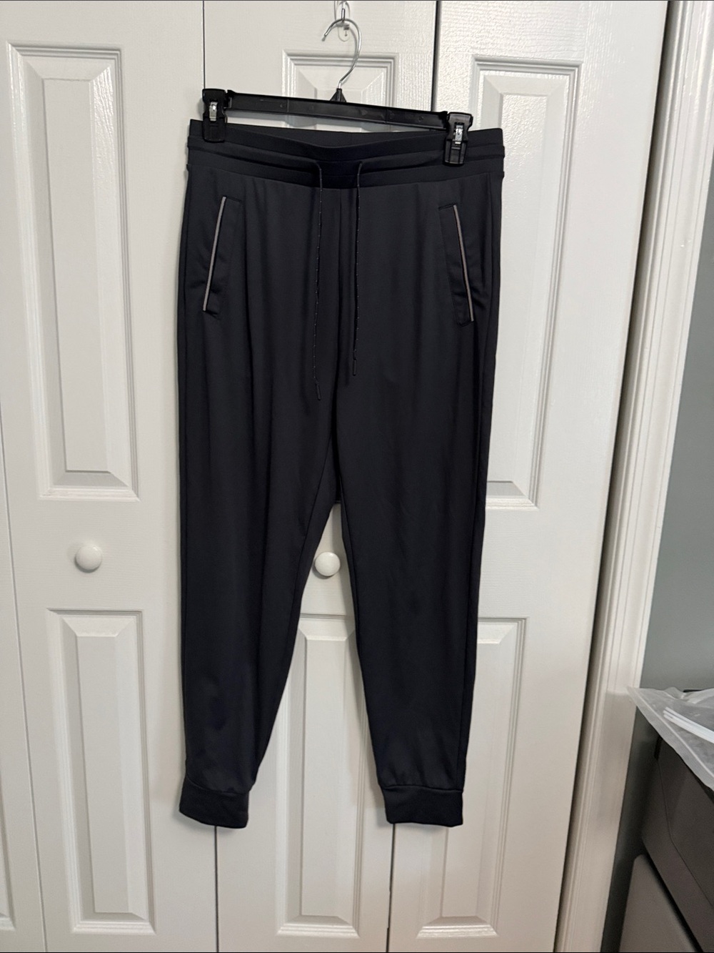 32 Degrees Heat Men's Black Jogger Pants - Sleek Everyday Comfort